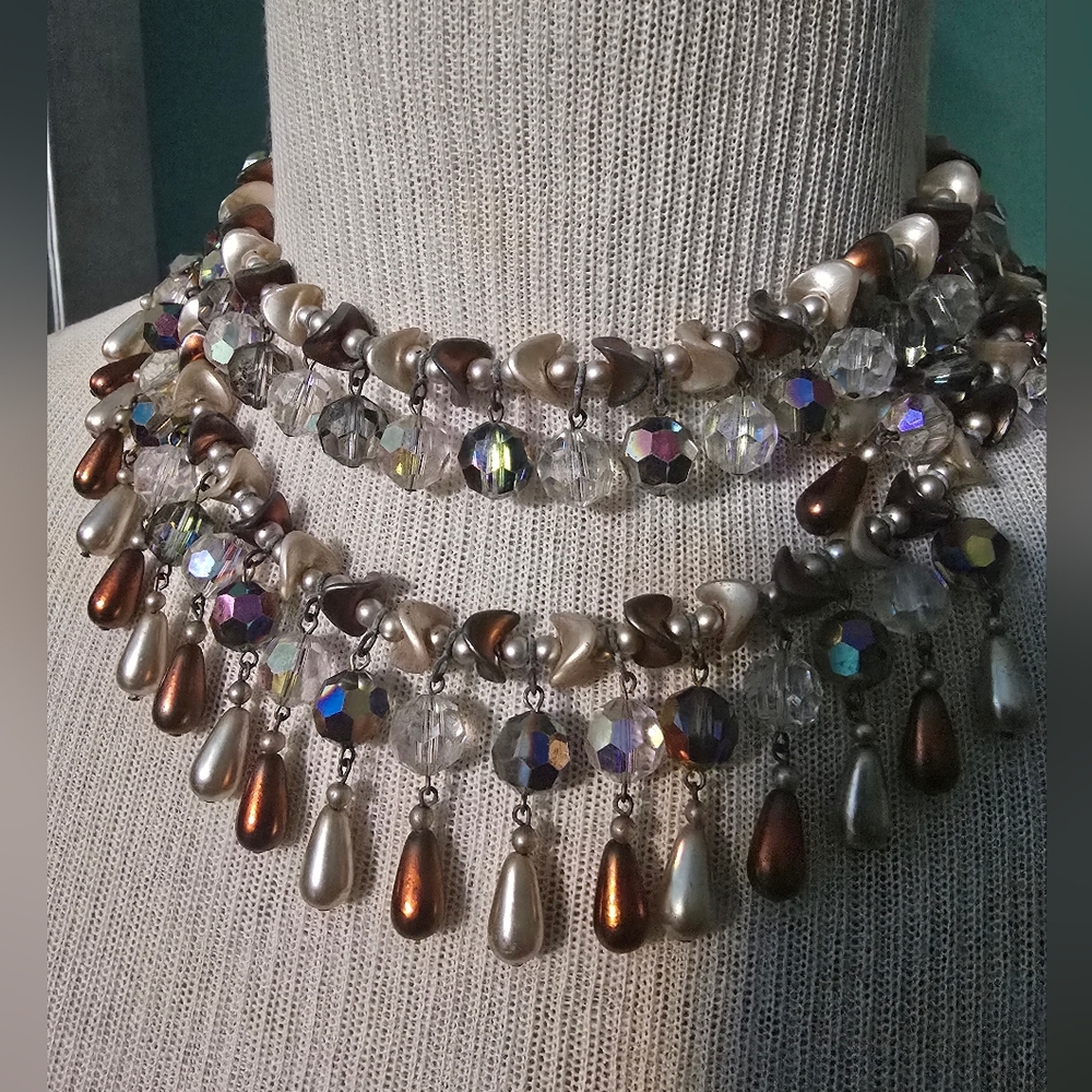 Breath-taking Vintage Multi-strand Pearl and Crystal Necklace - Picture 4 of 6